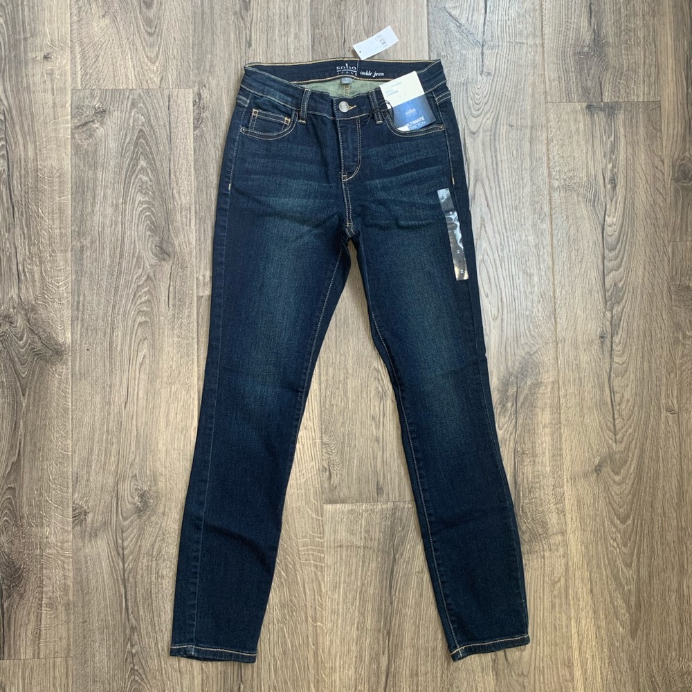 NEW YORK & COMPANY JEANS
